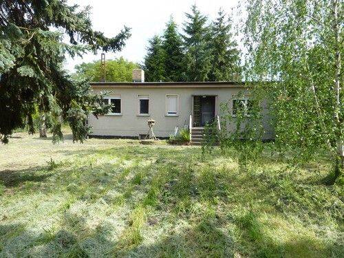 -Unterkellertes Einfamilienhaus auf idyllischem Grundstück –, 6682 Teuchern