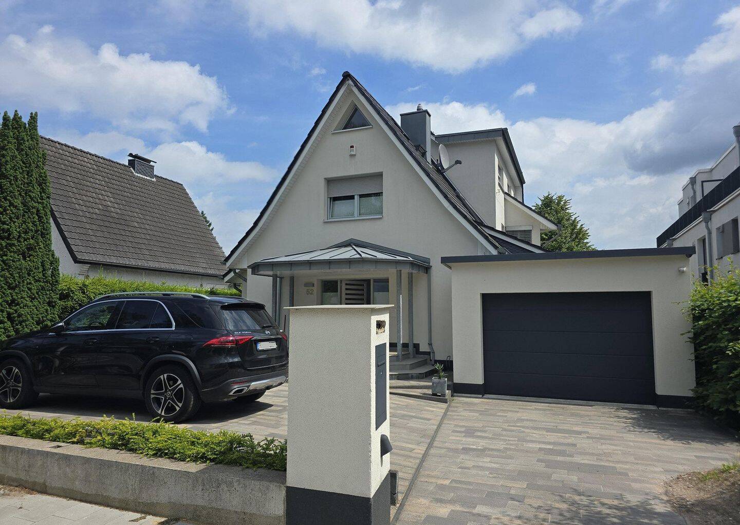 Großzügiges Einfamilienhaus mit Pool, 22145 Hamburg (Wandsbek Farmsen-Berne Rahlstedt)