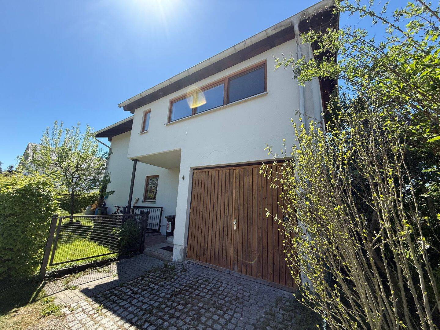 Aktuell als ZFH genutztes Haus im sonnigen Inntal, 83022 Rosenheim (Happing Innenstadt Ost Süd West)