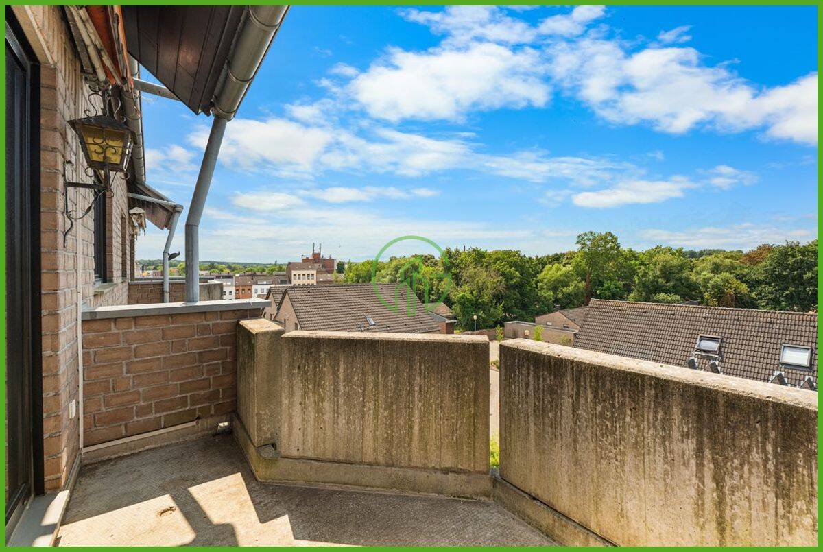# Stadtwohnung mit Aufzug # 3-/4-Zimmer-Maisonette-Whg., Balkon, ca. 140 m², Einbauküche, Tiefgarage, 52349 Düren