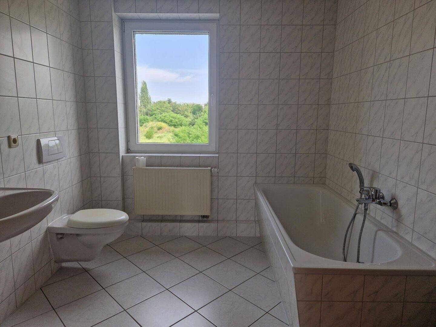 Geräumige 2 Zimmer Wohnung mit Balkon, 6847 Dessau-Roßlau
