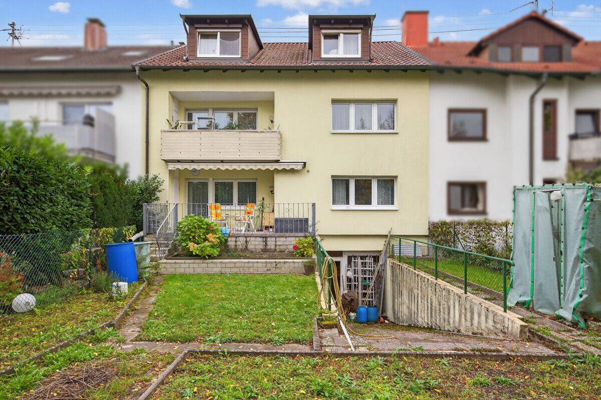 Viel Raum für Ideen: Attraktives Mehrfamilienhaus mit Garten und Werkstatt, 76187 Karlsruhe (Knielingen Maxau Mühlburg Nordweststadt)