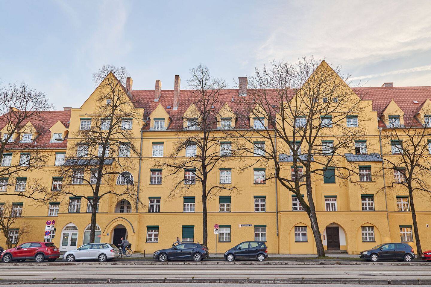 Altbaucharme trifft Zukunftsperspektive! 3,5-Zimmerwohnung mit Loggia im denkmalgeschützten Haus, 81669 München (Au-Haidhausen Ramersdorf-Perlach)