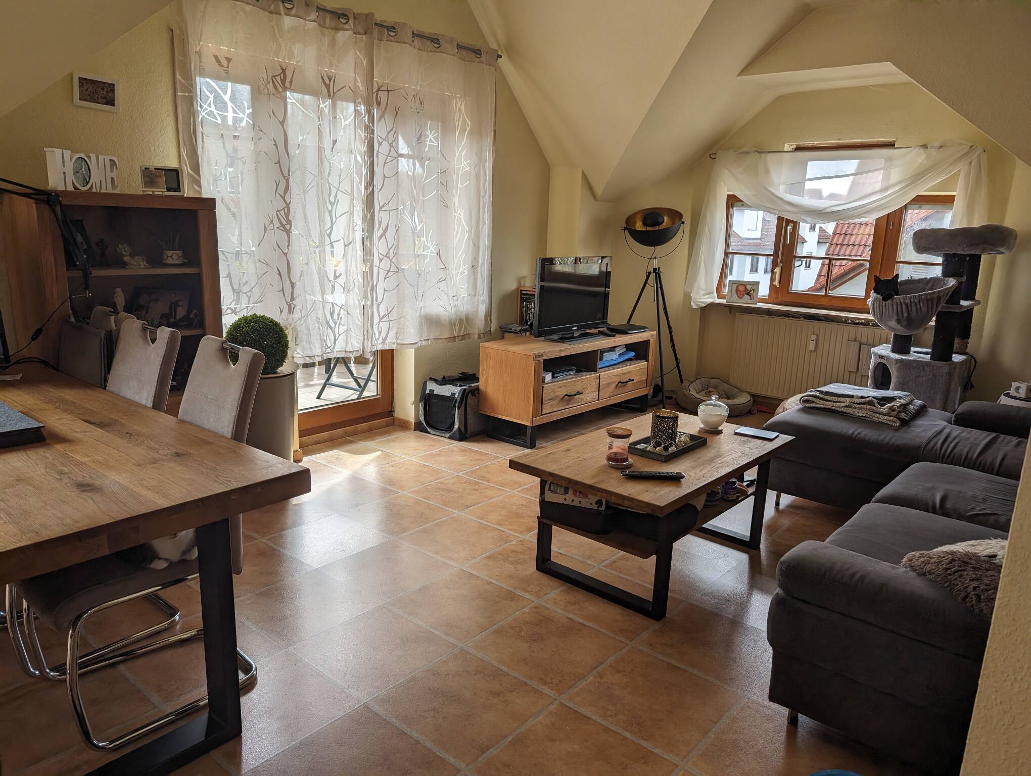 Gepflegte 3-Raum-DG-Wohnung mit Balkon und EBK in Öhringen, 74613 Öhringen