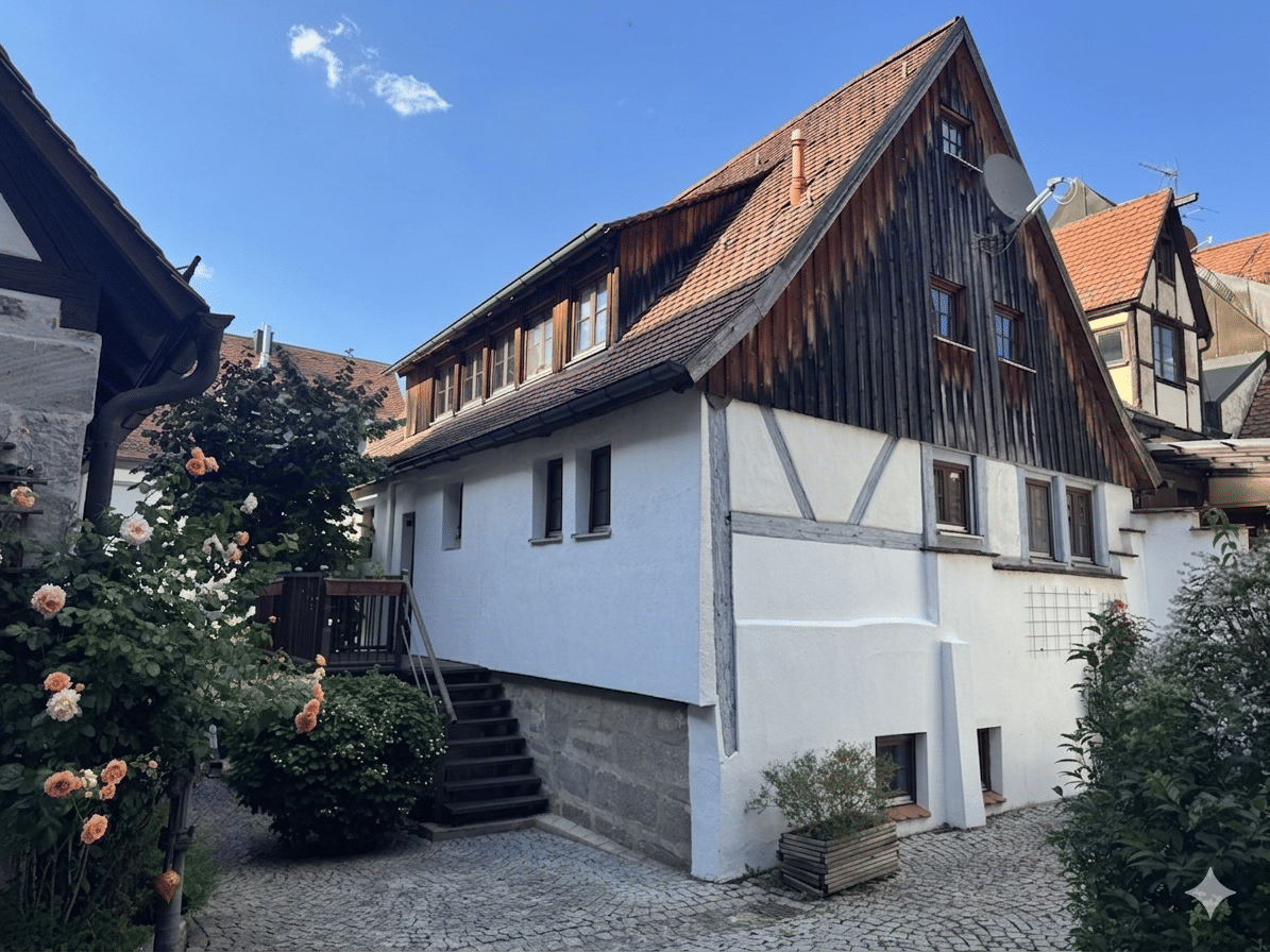 Charmantes Fachwerkhaus im Ensembleschutz mit moderner Wohnqualität in Altdorf bei Nürnberg, 90518 Altdorf b. Nürnberg