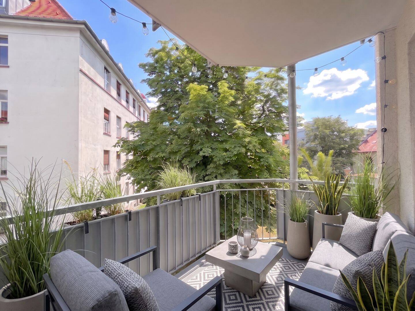 Charmante 2-Zimmer-Whg. mit Balkon & Tiefgarage, 63739 Aschaffenburg (Innenstadt Österreicher Kolonie)