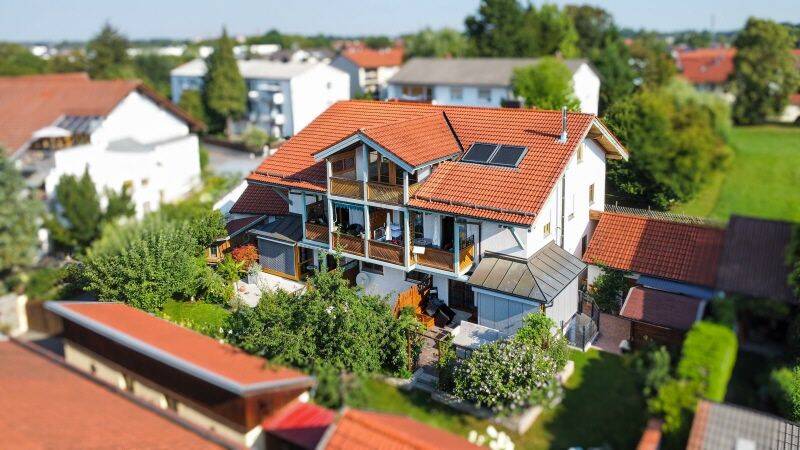 Wohnkomfort unter dem Dach – großzügige 3-Zimmer-Wohnung mit tollem Ausblick, 83059 Kolbermoor