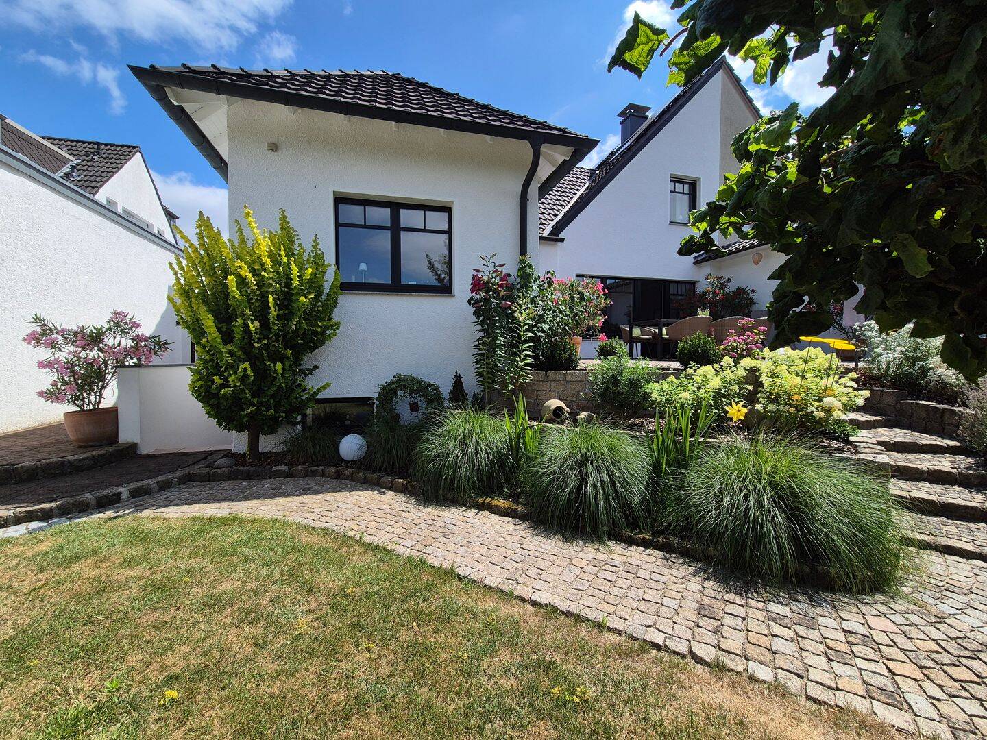 OB-Schmachtendorf: Kernsaniertes EFH mit tollem Garten und ganz viel Charme!, 46147 Oberhausen (Alsfeld Holten Schmachtendorf Sterkrade-Nord)
