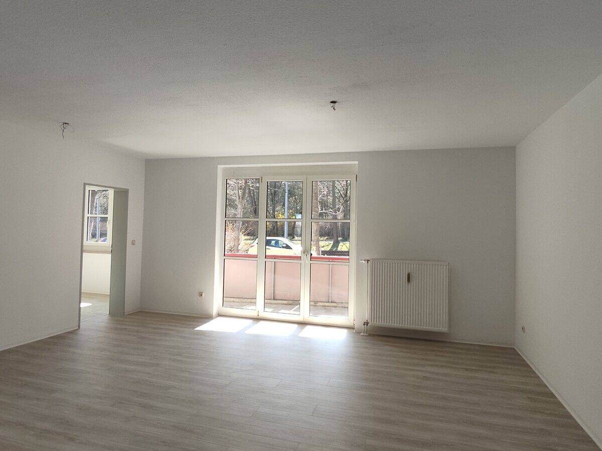 Schöne, renovierte 4-Zimmer-Wohnung mit Balkon!, 8529 Plauen