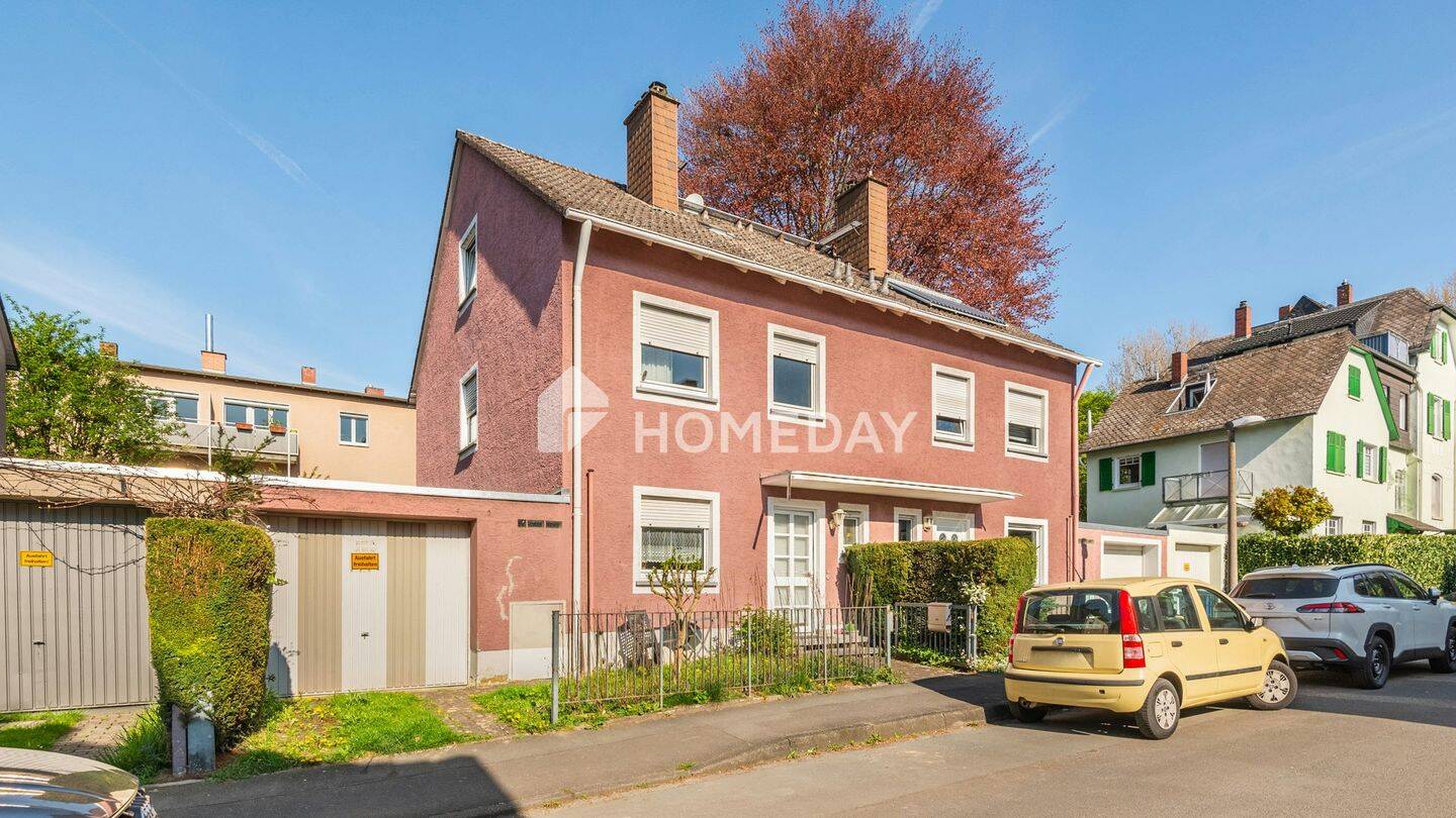 Gepflegte Doppelhaushälfte mit besonderer Architektur, Garten, Terrasse, Garage und viel Platz, 61352 Bad Homburg v.d. Höhe