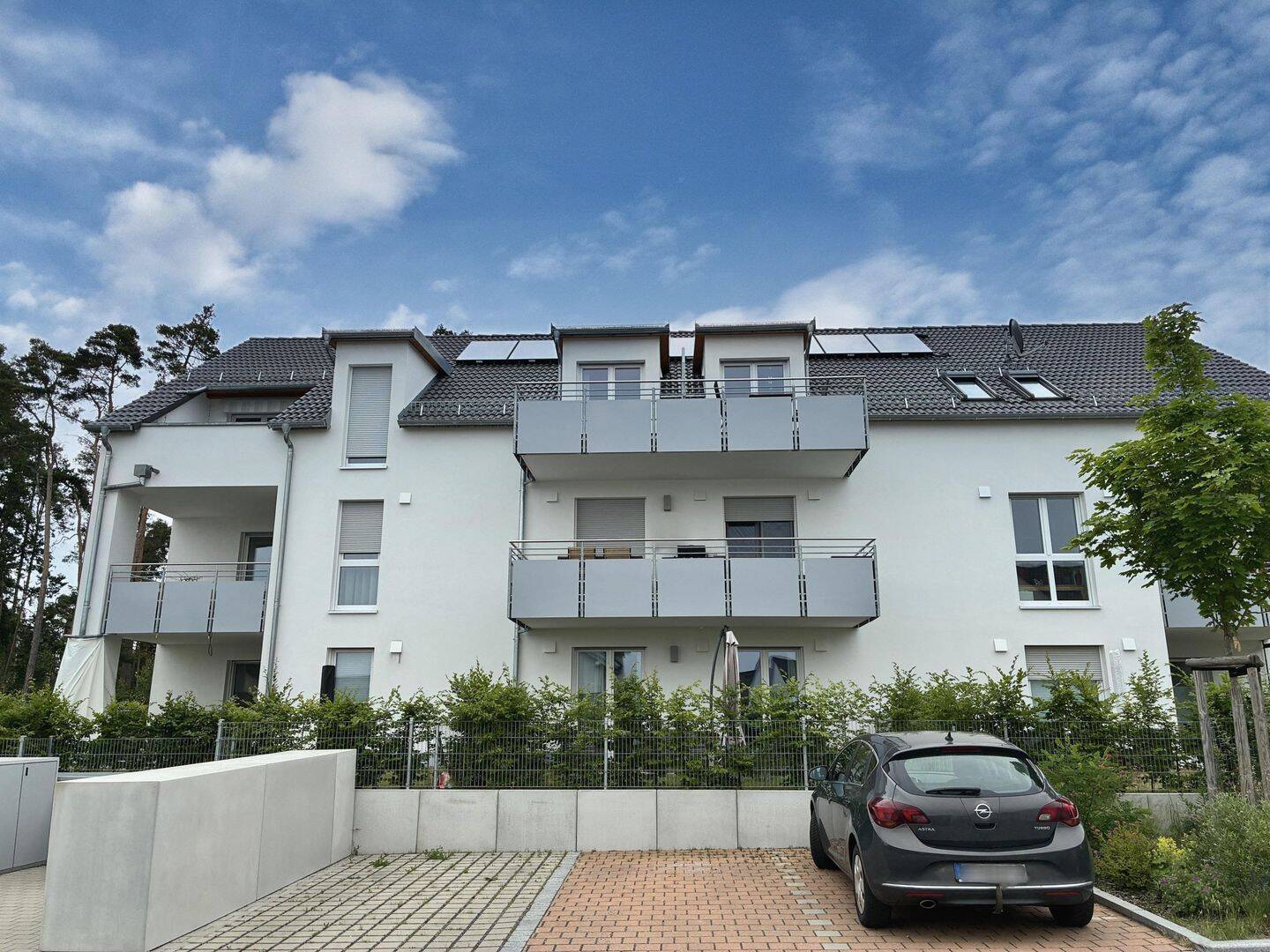 Moderne 3-Zimmer-Dachgeschosswohnung mit Loggia in Rednitzhembach, 91126 Rednitzhembach
