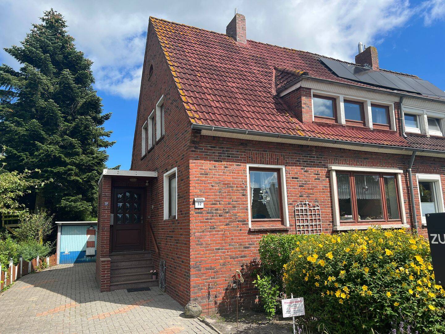 Solide Doppelhaushälfte mit flexiblem Wohnkonzept auf zwei Ebenen, 26721 Emden (Barenburg Conrebbersweg Früchteburg Harsweg Stadtzentrum)