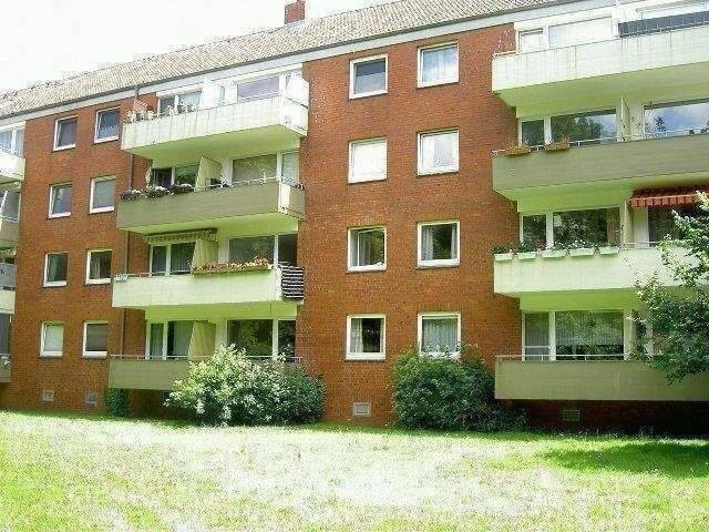 Erstbezug nach Sanierung: … 2 1/2 Zimmer-Wohnung in ruhiger Wohnlage, 23560 Lübeck (Moisling Sankt Jürgen)