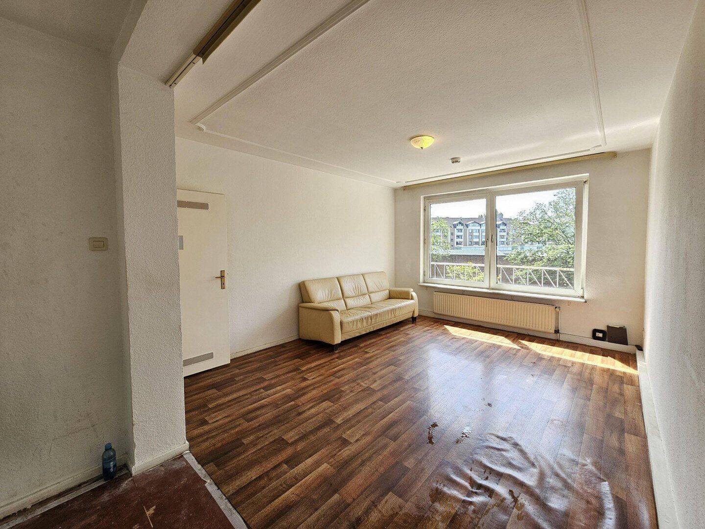 Leere Wohnung mit schönem Schnitt in Citylage, 40227 Düsseldorf (Eller Oberbilk)