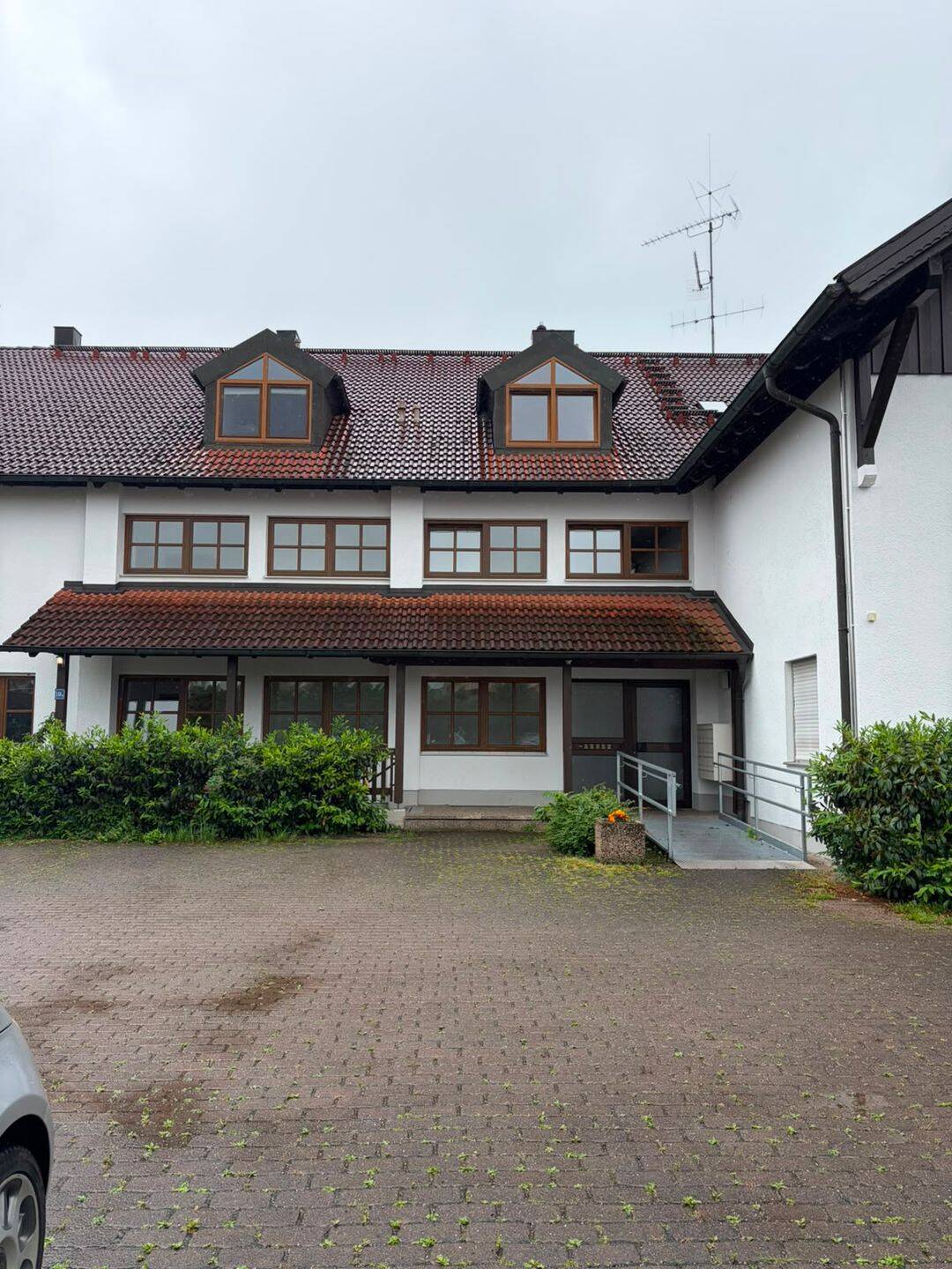 Apartment mit Privatgarten und Tiefgaragenstellplatz, 85604 Zorneding