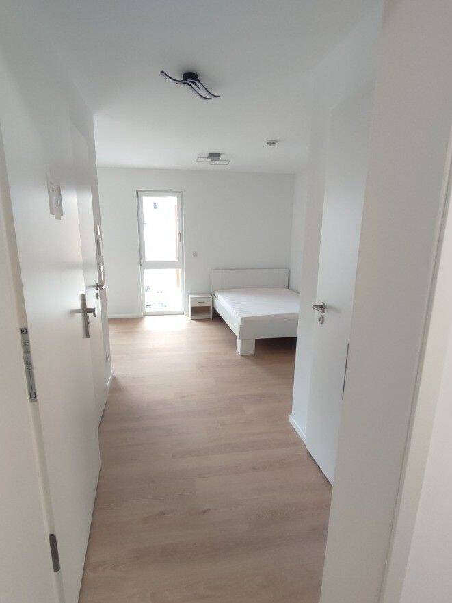 Helles, möbliertes 1-Zimmer-Apartment in ruhiger Lage Nürnberg – Nähe U-Bahn Maximilianstraße / Wohnung mieten, 90429 Nürnberg
