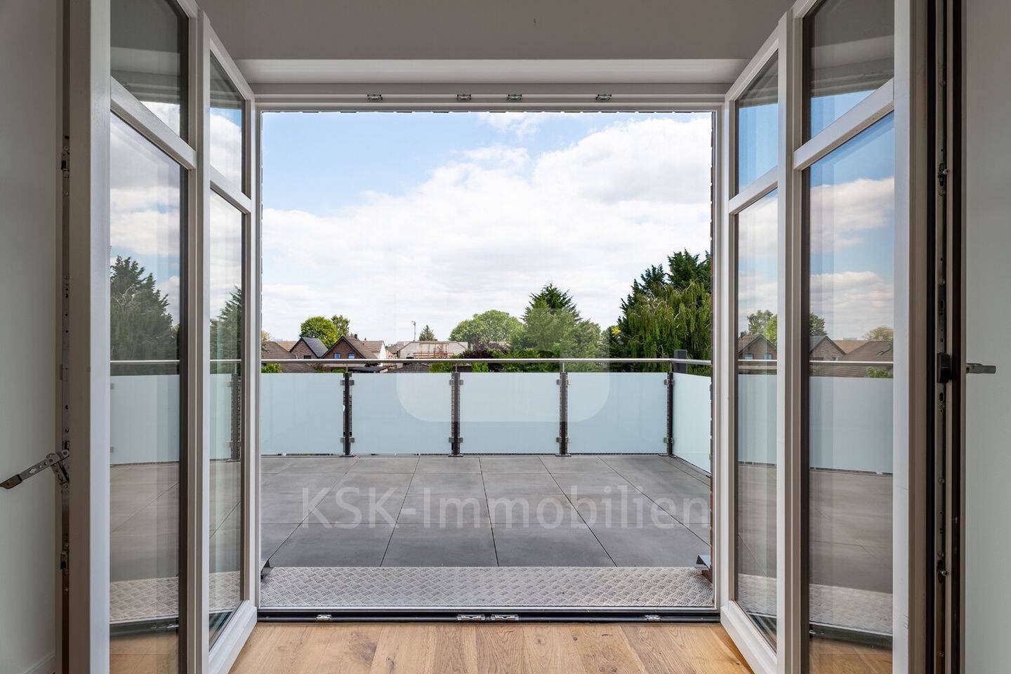 Historisches Ambiente mit modernem Komfort – Bezugsfreie 2-Zimmer-Dachgeschosswohnung, 50181 Bedburg