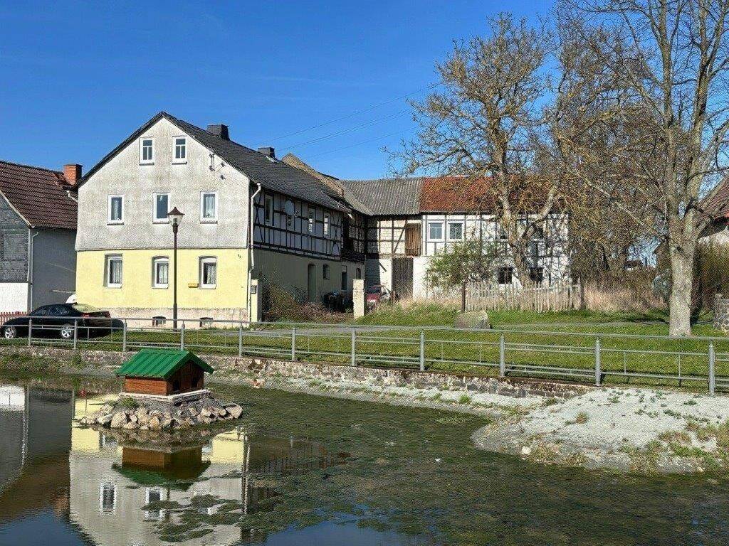 sanierungsbedürftiges Bauernhaus mit teilsanierten Nebengebäude, Teich und großem Grundstück, 7389 Grobengereuth