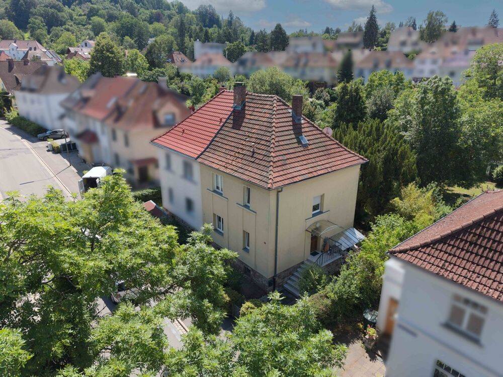 Charmante Doppelhaushälfte mit großem Garten und Garage in sehr guter Coburger Stadtlage, 96450 Coburg