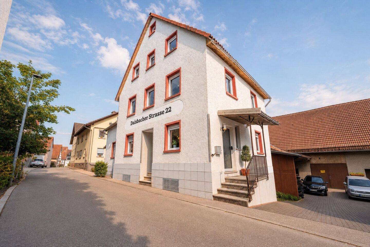 Vielseitiges Mehrfamilienhaus mit Top Rendite im Herzen von Neidenstein, 74933 Neidenstein