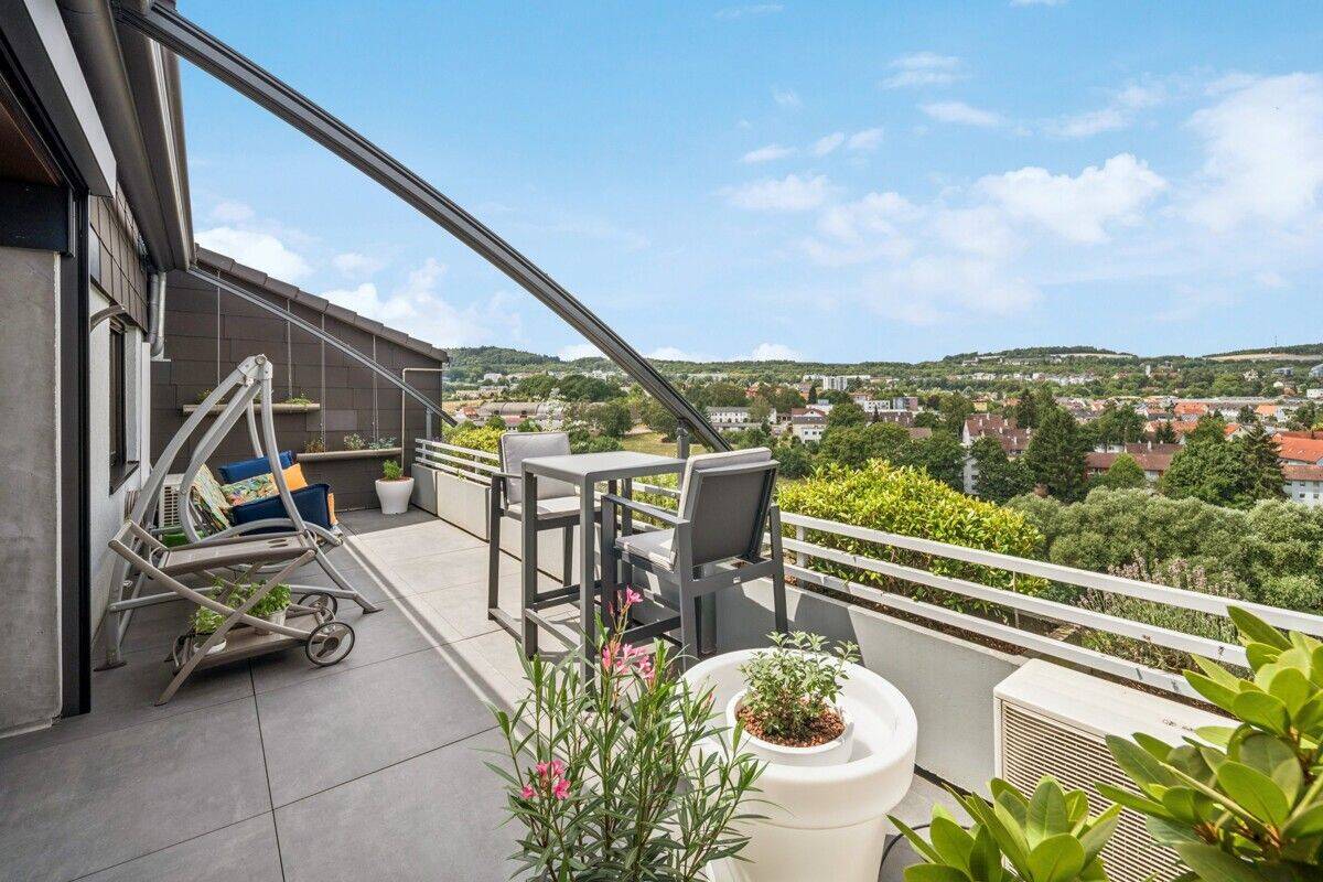 Provisionsfrei – Helles, klimatisiertes Penthouse mit schönem Weitblick & hochwertiger Ausstattung, 65510 Idstein