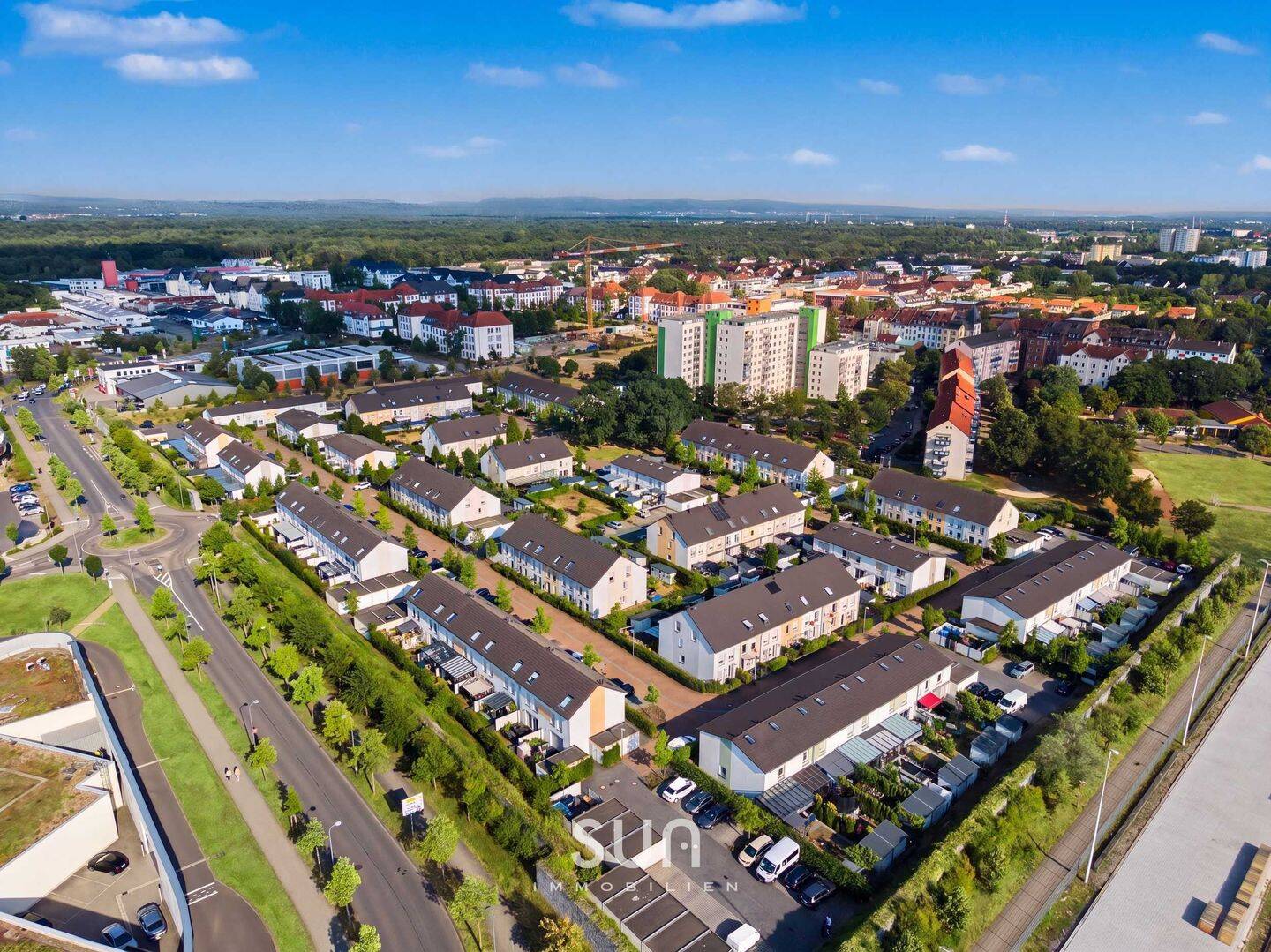 KOMFORT TRIFFT NACHHALTIGKEIT IN HANAU-LAMBOY – RMH mit Garten, 2 Stellplätzen & Effizienzklasse A+, 63452 Hanau