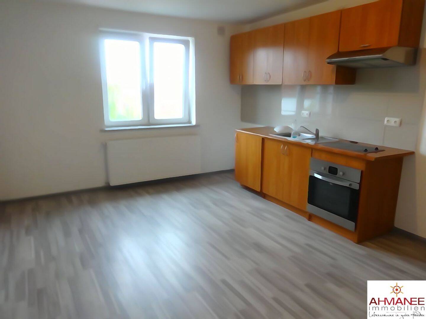 Dachgeschoss – Gemütliche 2 Zimmerwohnung mit EBK, 92224 Amberg