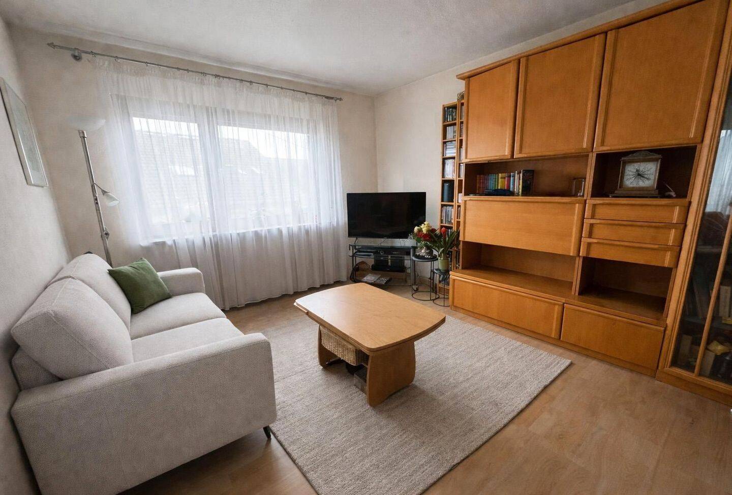 Geräumige 3-Zimmer-Wohnung mit Pkw-Stellplatz und Garage, 71334 Waiblingen
