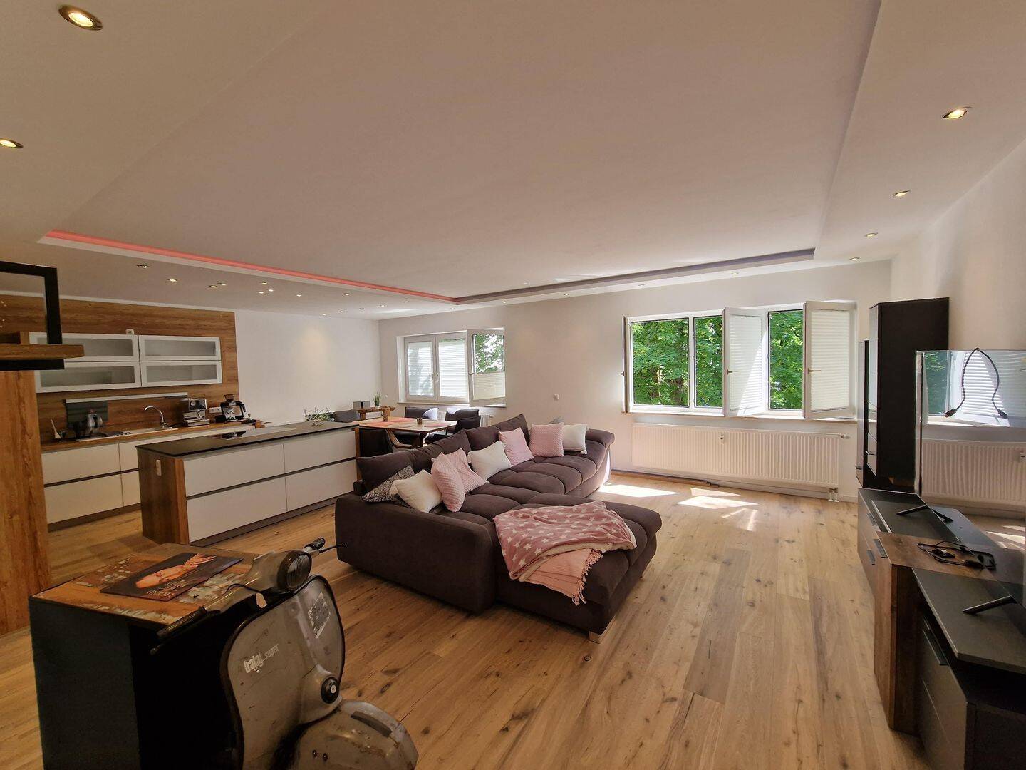 Helle 3-Zimmer-Wohnung mit ca. 100 m² Wohnfläche zur Vermietung., 85051 Ingolstadt