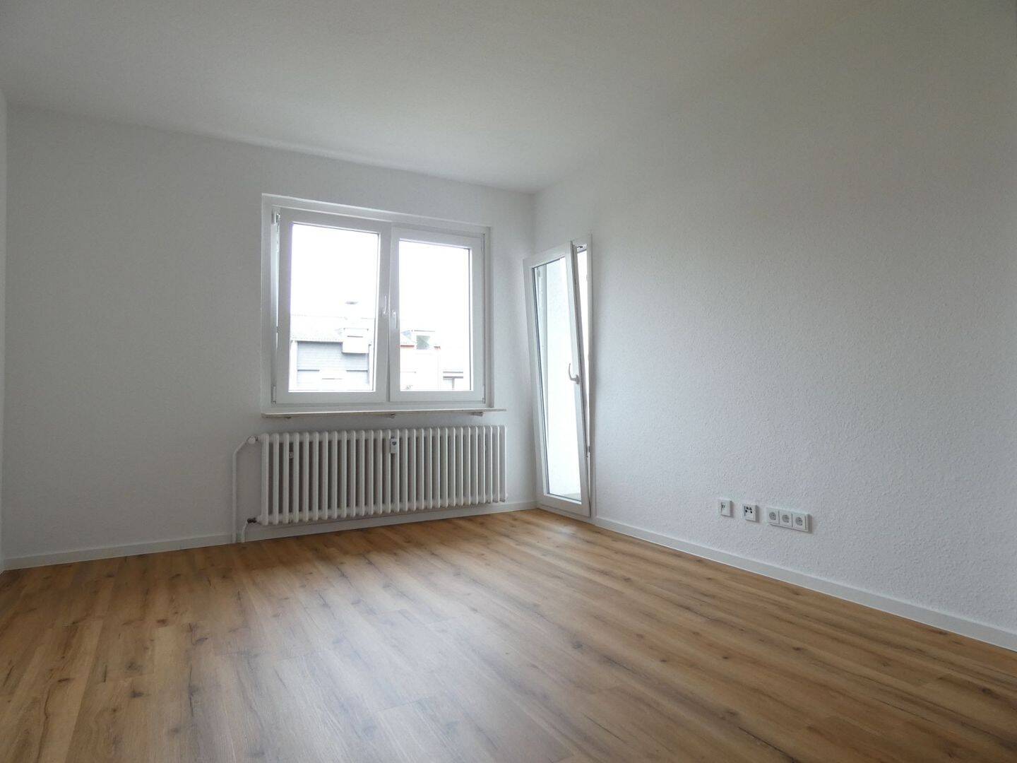 Auf’m Bruch – charmante 2 Zimmer-EG-Wohnung mit Balkon! Erstbezug nach Sanierung!, 45475 Mülheim an der Ruhr (Dümpten Mellinghofen Mitte-Ost)