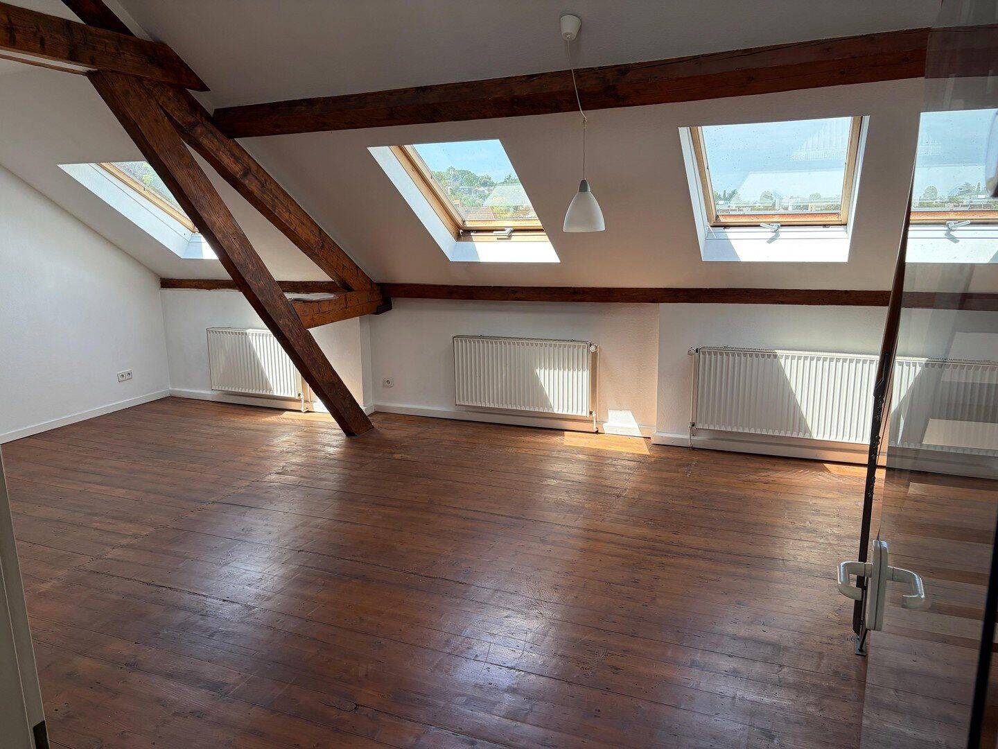 Helle Maisonette-Wohnung mit Dachterrasse und Weitblick in Aachen-Mitte, 52070 Aachen