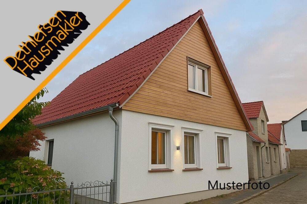 Renoviertes Einfamilienhaus mit 3 Zimmern und pflegeleichtem Grundstück sowie Carport in Heide/Mitte, ca. 400 m zum Heider Marktplatz, 25746 Heide