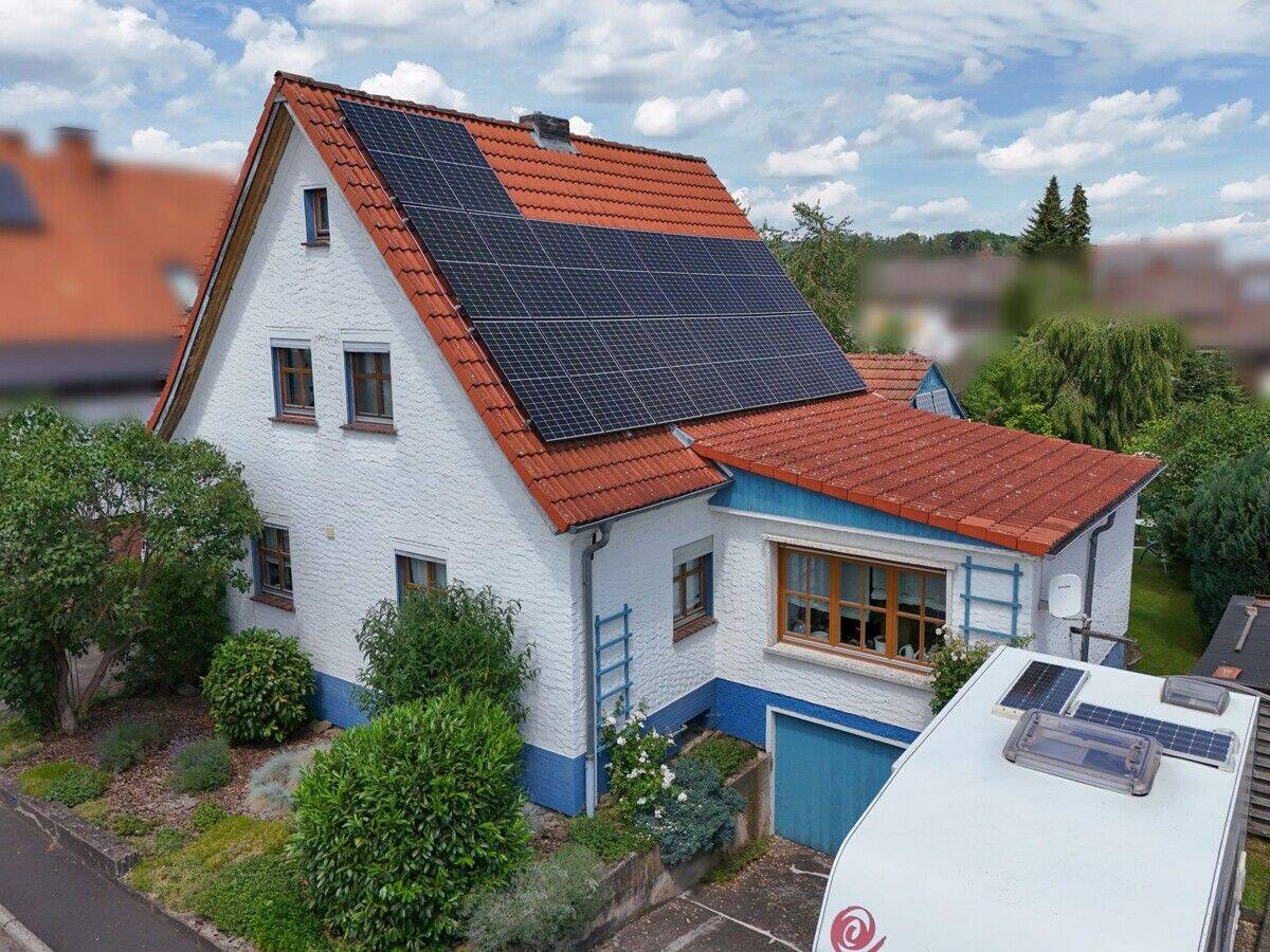 Charmantes Einfamilienhaus mit liebevoll angelegten Garten, 36251 Bad Hersfeld