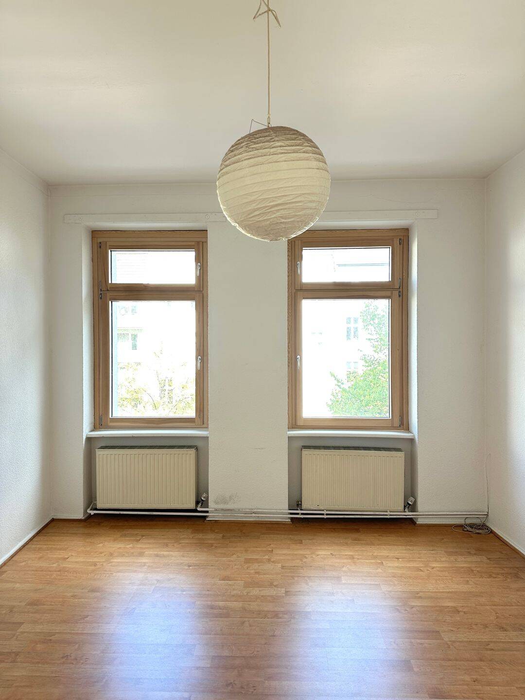 Lichtdurchflutete, bezugsfreie 2-Zimmer-Altbauwohnung in begehrter Kreuzberger Lage!, 10961 Berlin (Friedrichshain-Kreuzberg Kreuzberg)