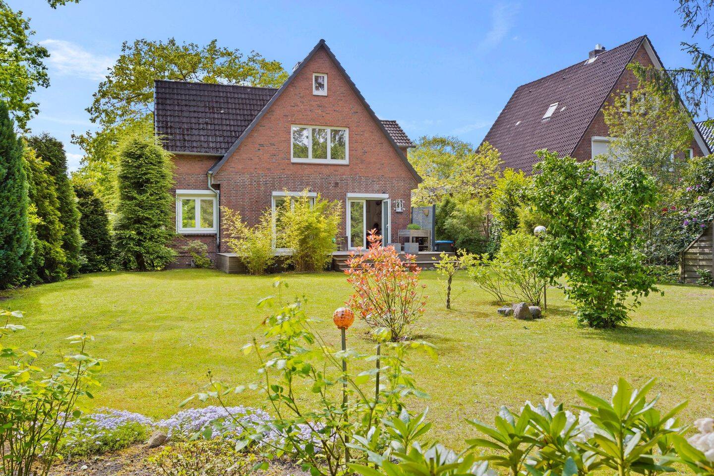 Stilvolles Einfamilienhaus mit traumhaften Grundstück in Alsterdorf, 22297 Hamburg (Hamburg-Nord Alsterdorf Barmbek-Nord Groß Borstel Winterhude)