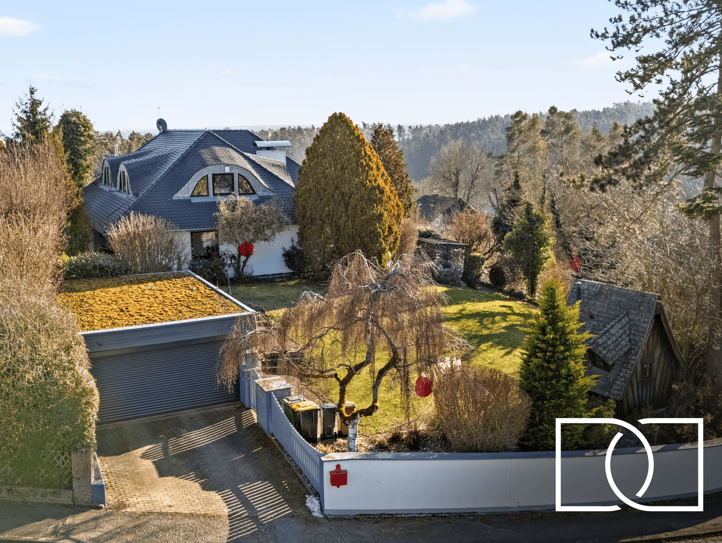 Exklusives Anwesen! Modernisierte Villa in ruhiger Lage mit einzigartigem Grundstück, 90513 Zirndorf