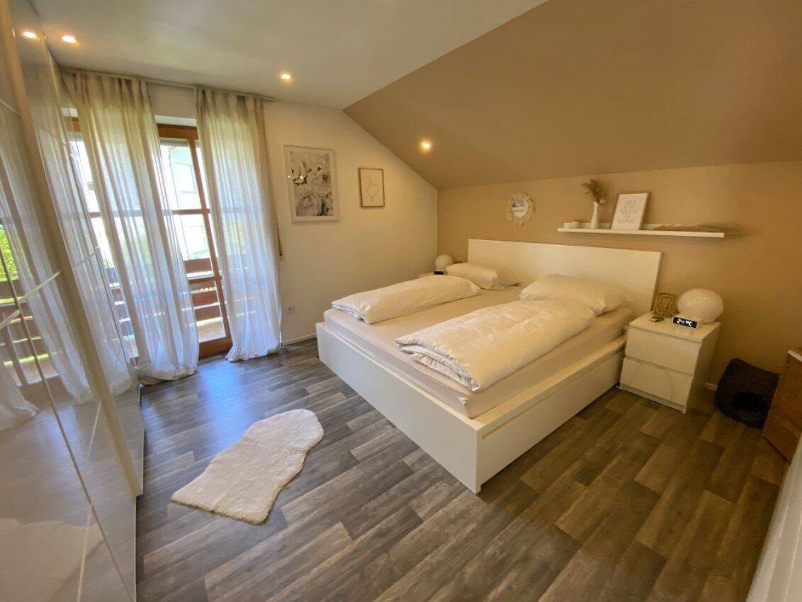 Moderne 4-Zimmer-Wohnung mit Balkon, 93086 Wörth a.d. Donau (Wörth)