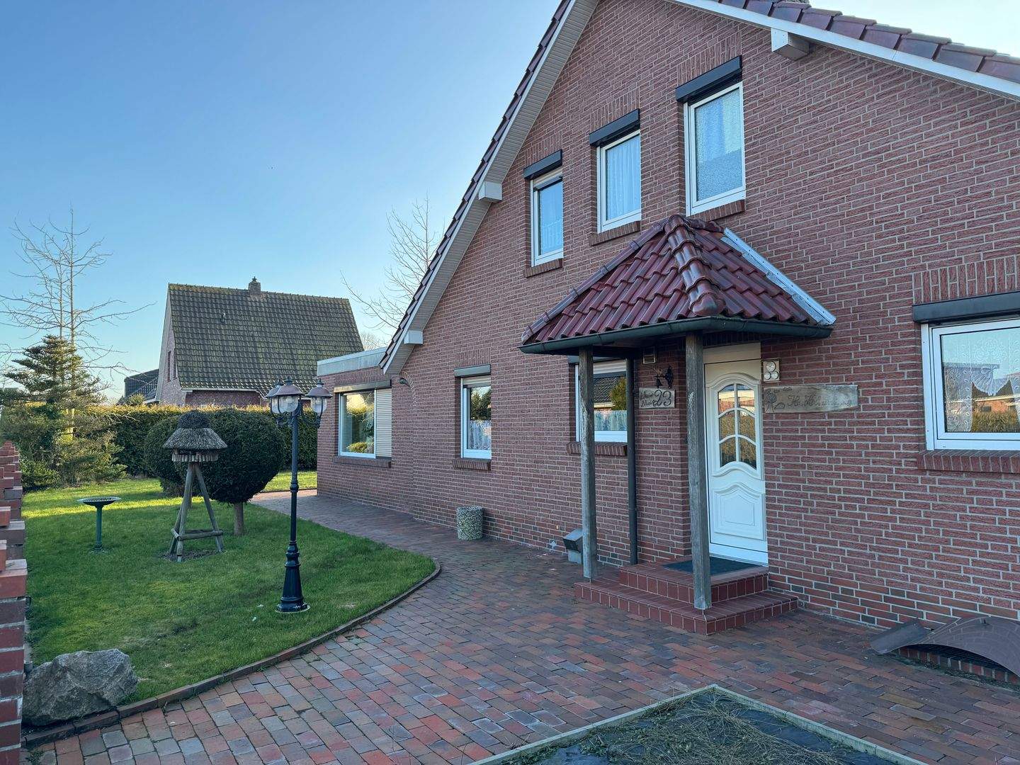 Großzügiges Einfamilienhaus mit Garage & Carport im Zentrum von Hooksiel, 26434 Wangerland