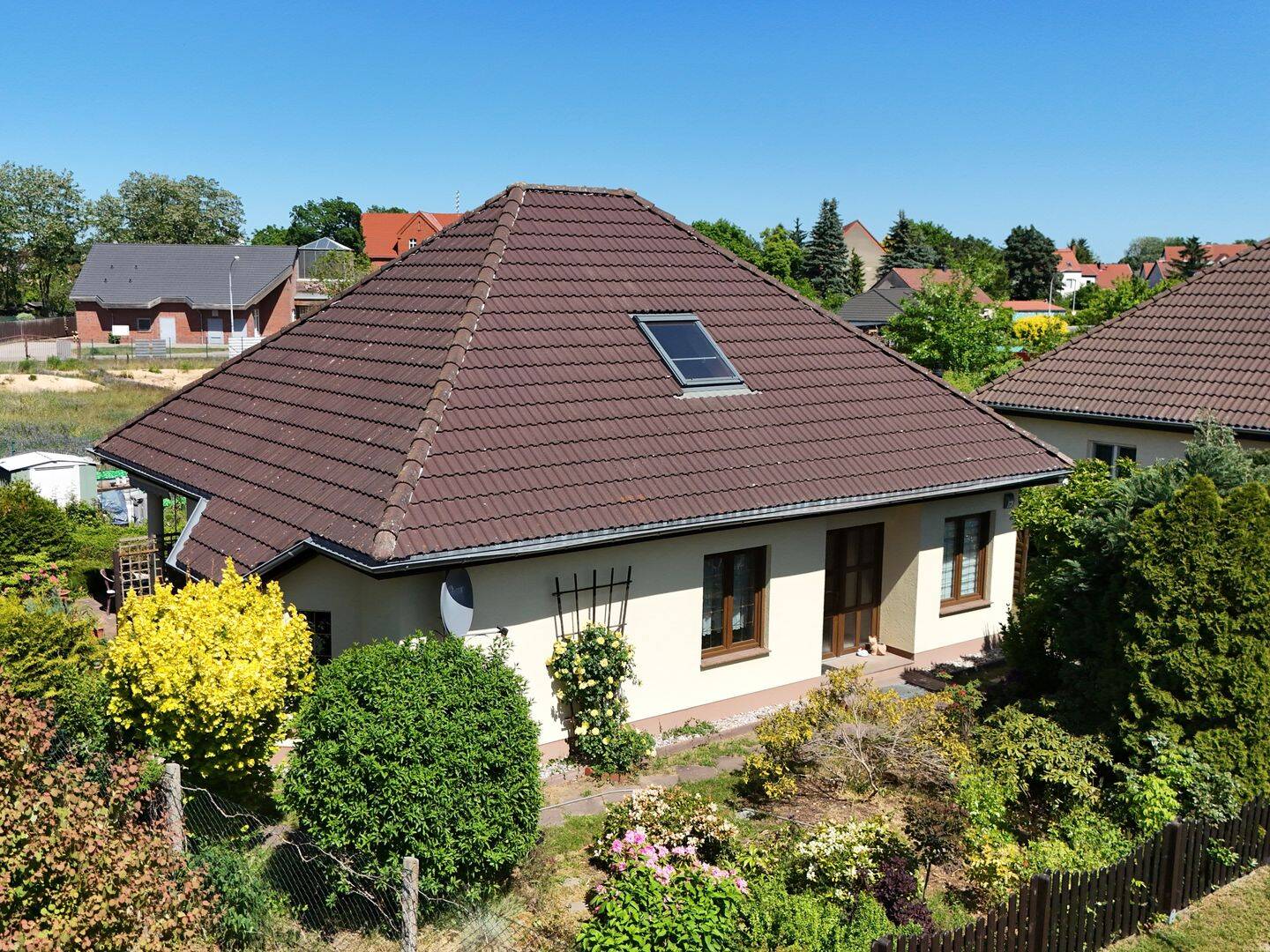 Gepflegtes Einfamilienhaus im Bungalowstil mit ausgebautem Dachgeschoss und Garten, 15517 Fürstenwalde/Spree