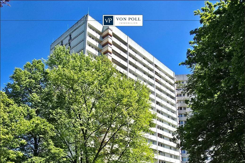 Hochhaus-Wohnung: Komplett renovierungsbedürftige 2-Zimmer-Wohnung mit extra Weitblick, 71067 Sindelfingen