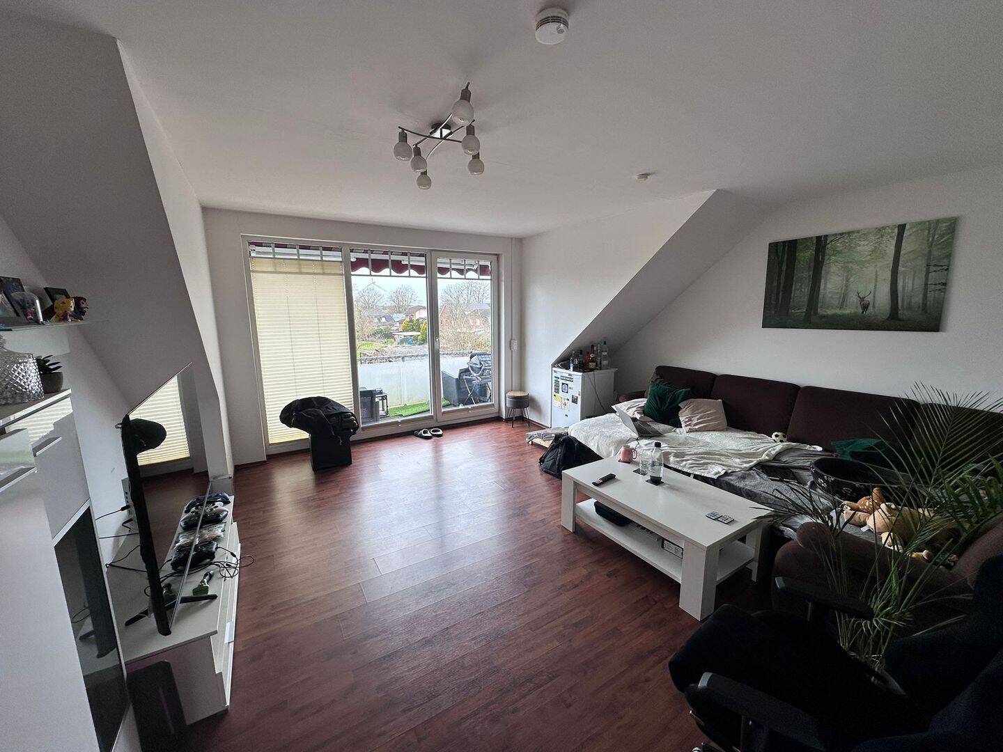 Moderne 3-Zimmer-Wohnung (Dachgeschoss) mit Balkon und Pkw-Stellplatz in Uetersen, 25436 Uetersen