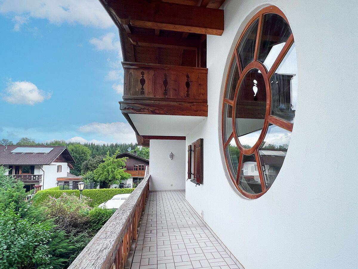 Extravagante Raumaufteilung – Spektakuläre Galerie – Wohnen auf zwei Ebenen mit dem gewissen Etwas, 82441 Ohlstadt