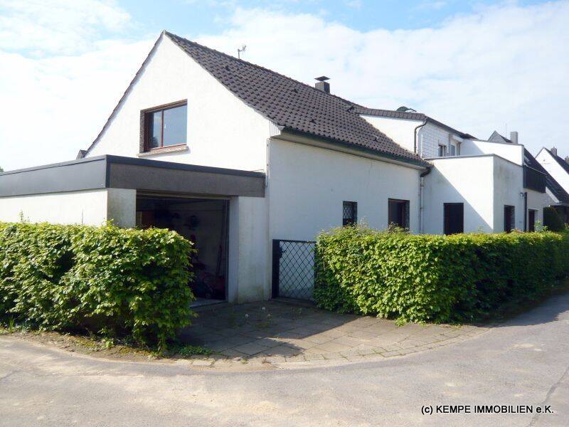 1 Fam.-Haus mit schönem Grundstück und einer Garage in Essen-Schuir, 45133 Essen (Bredeney Rüttenscheid Schuir Stadtwald)