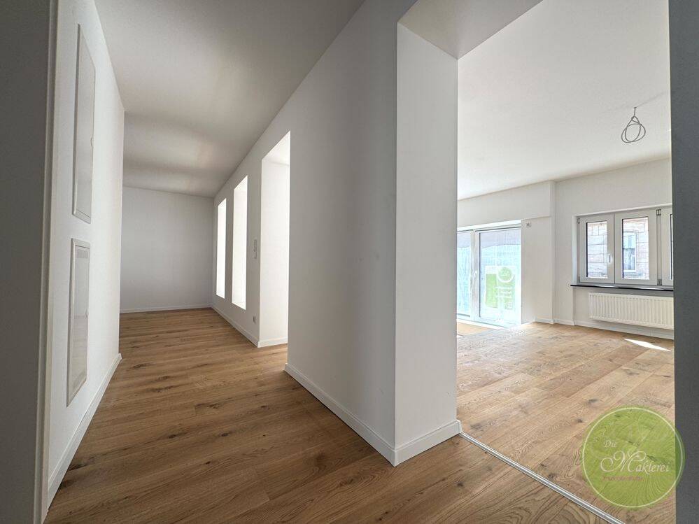 * DIE Maisonette-Wohnung * frisch saniert * ü. 130 qm * 4 Zi.* Balkon + Terrasse + Garten * Fürth *, 90766 Fürth (Eigenes Heim Hardhöhe Unterfarrnbach Weststadt)