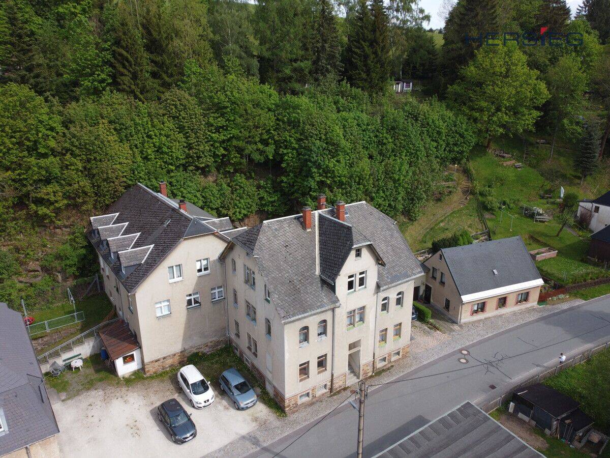 Mehrfamilienhaus-Ensemble mit Entwicklungspotenzial, 9465 Sehmatal