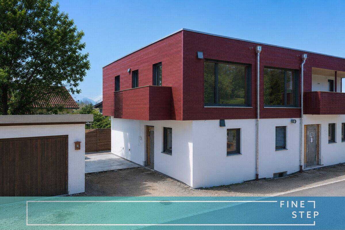 Stadtvilla mit kleinem Garten – Neubau Massivholzhaus am Waldrand mit 180m² Wohnfläche, 83024 Rosenheim (Fürstätt Ost Süd West Westerndorf Sankt Peter)
