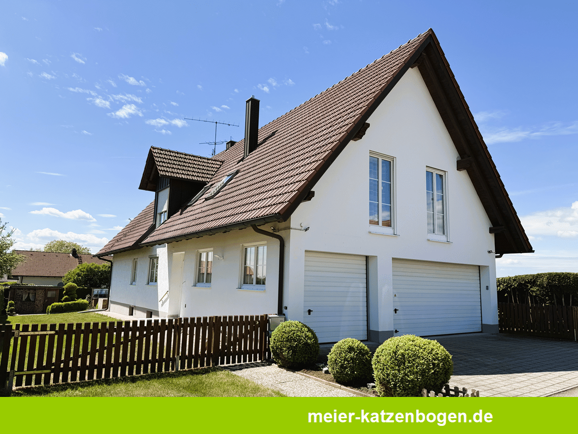 Gepflegtes Zweifamilienhaus am Ortsrand in Eitensheim, 85117 Eitensheim