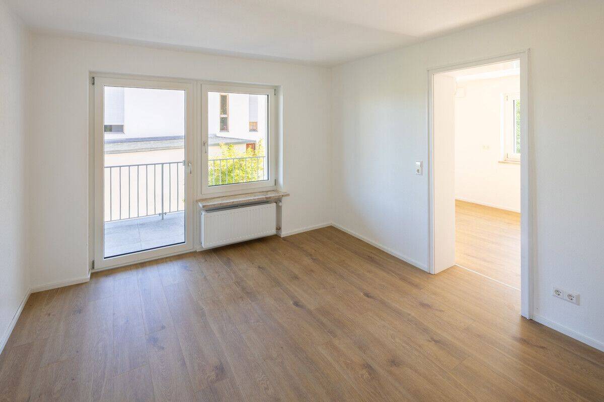 Großzügige 4-Zimmer-Wohnung mit Balkon zu vermieten – Blick auf Basilika, 87724 Ottobeuren
