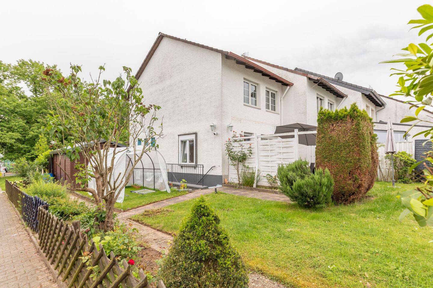 Reihenhaus mit großem Garten und Terrasse, 63303 Dreieich