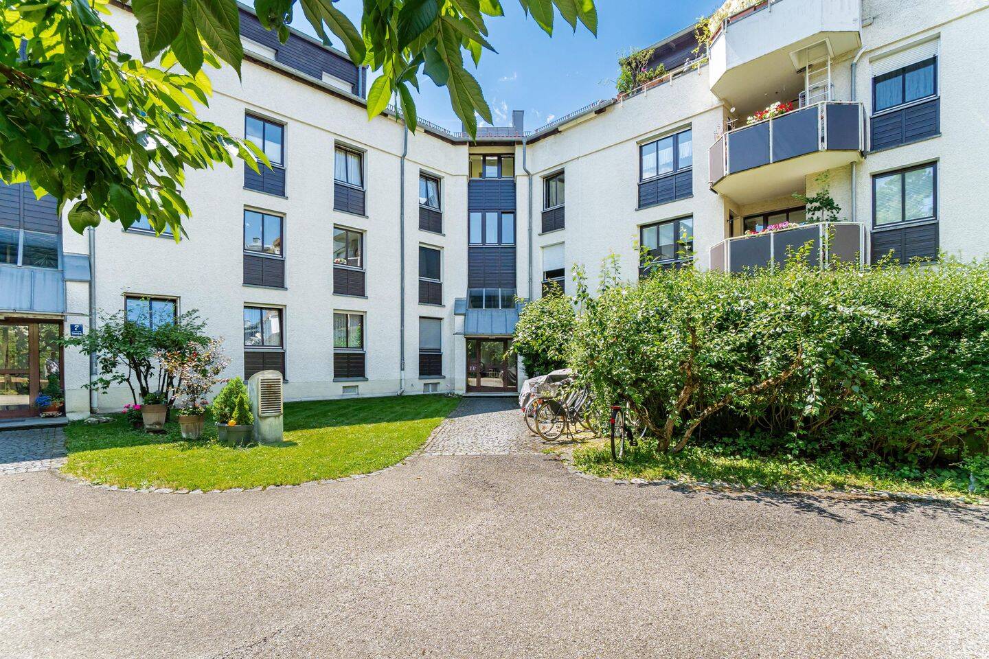 Obersendling – Charmante 2,5-Zimmer-Wohnung mit Balkon und viel Stauraum, 81379 München (Sendling Sendling-Westpark Thalk. Obersendl.-Forsten-Fürstenr.-Solln)